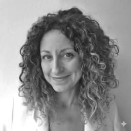 Marina Di Falco, Co-Founder of NIMA Digital, Certified Media Manager specialised in performance marketing for luxury brands